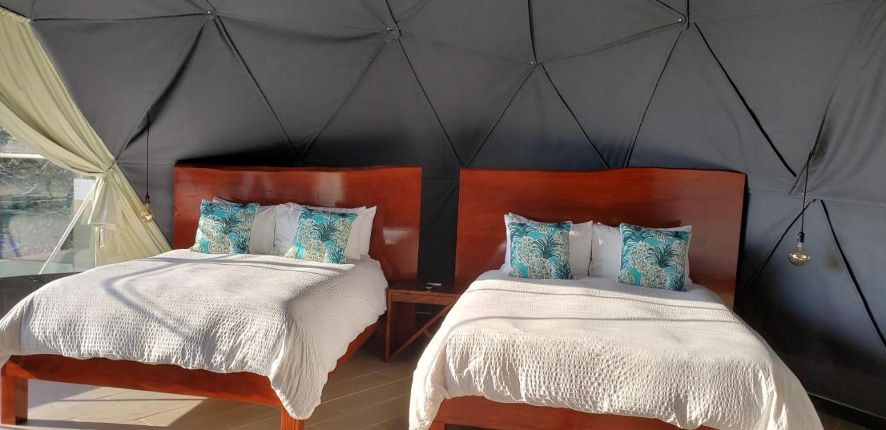 Family Deluxe Tent Hot Tub