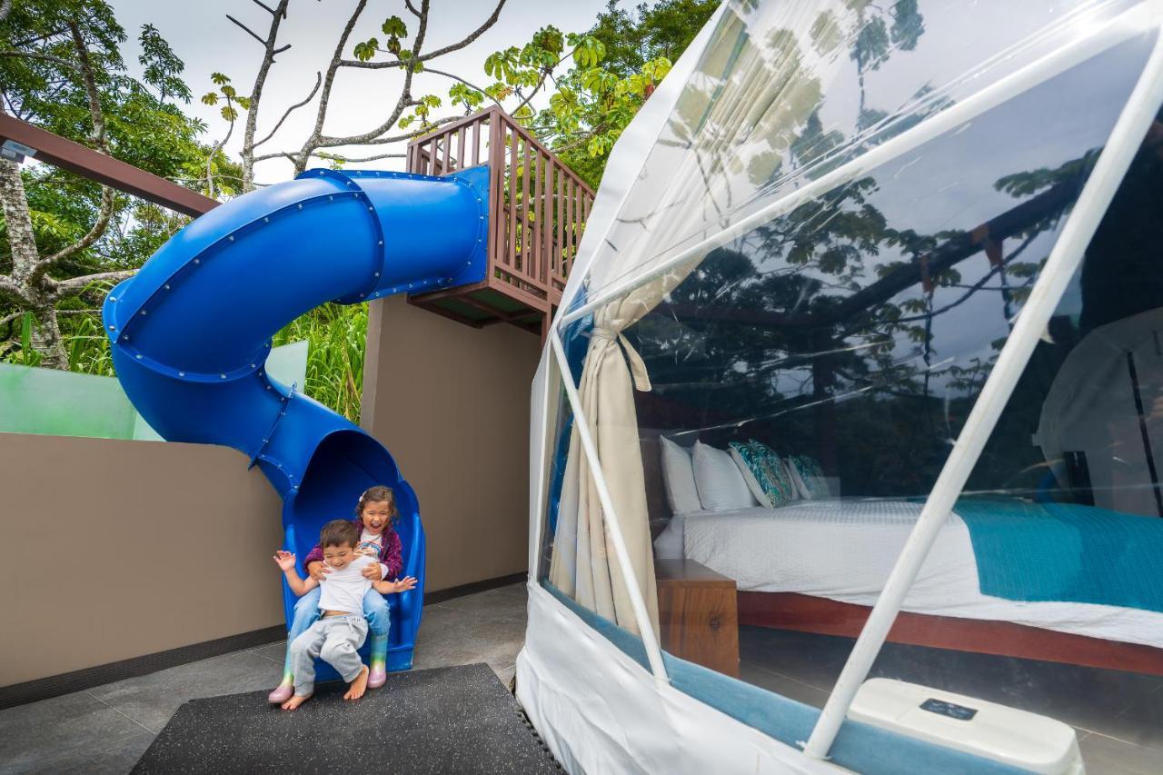 Family Deluxe Tent Hot Tub